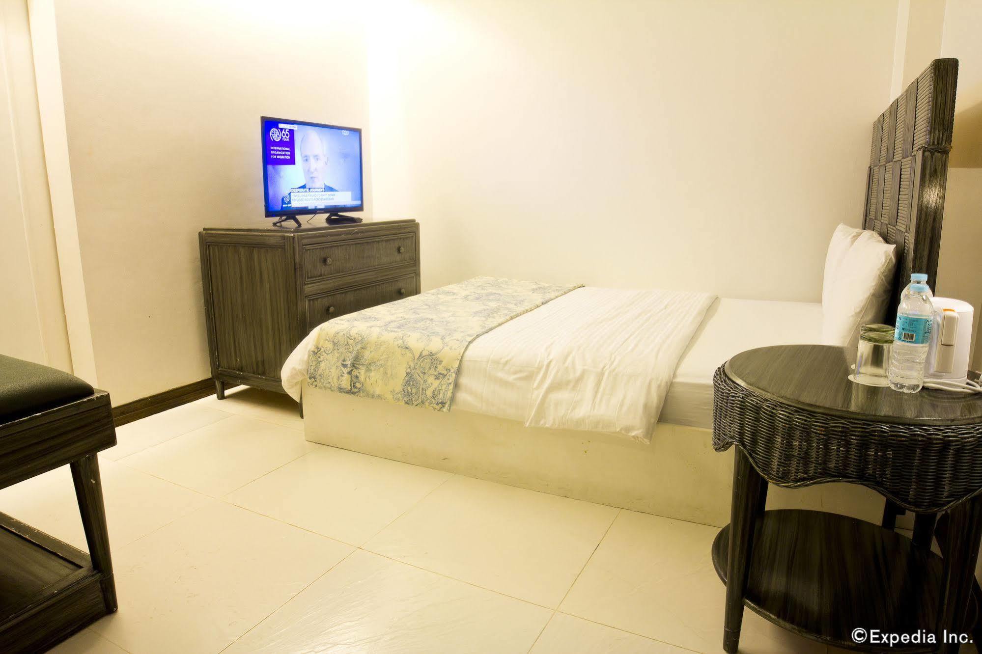 Erus Suites Hotel Boracay Manoc-Manoc Exterior photo