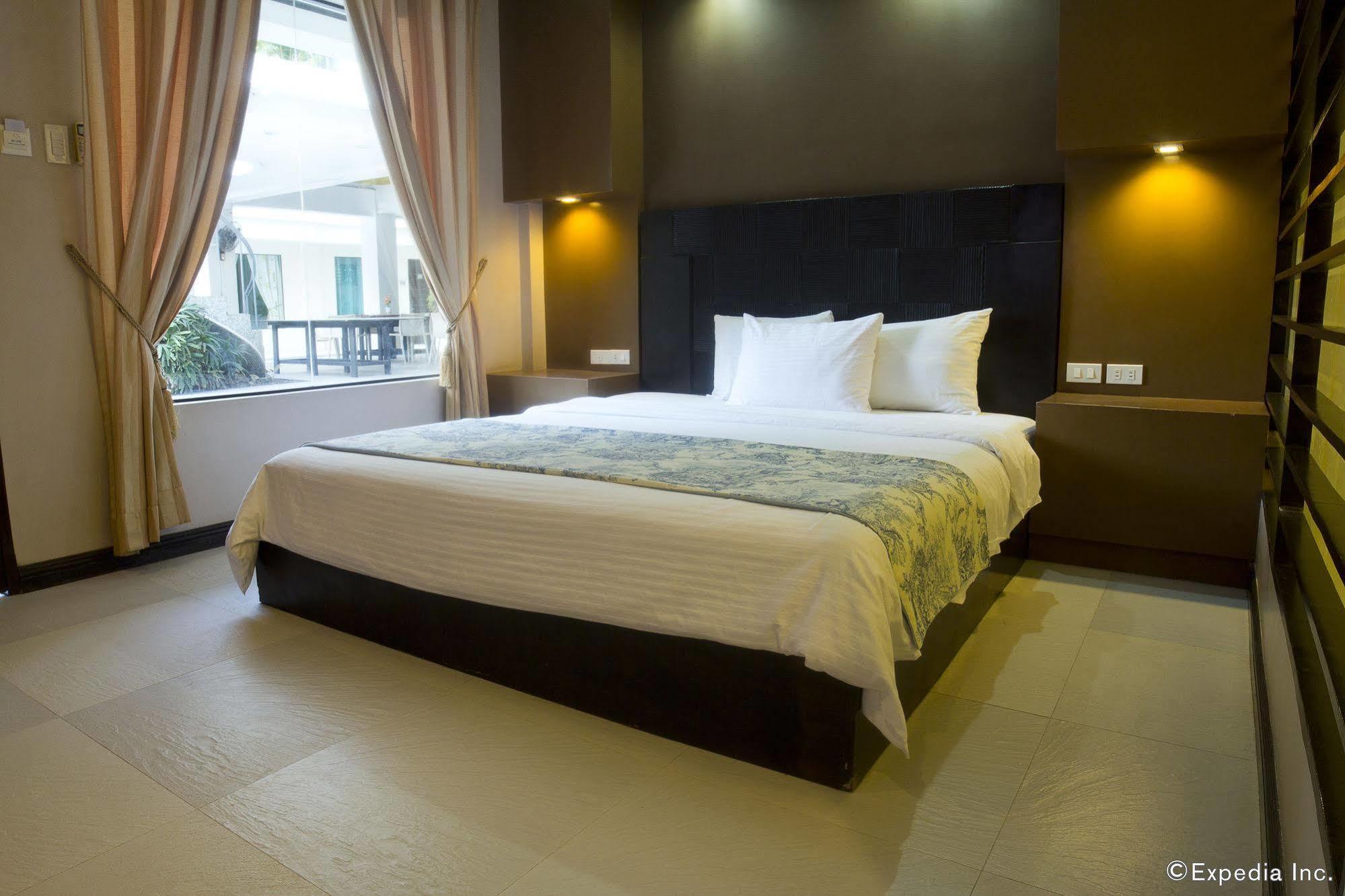 Erus Suites Hotel Boracay Manoc-Manoc Exterior photo