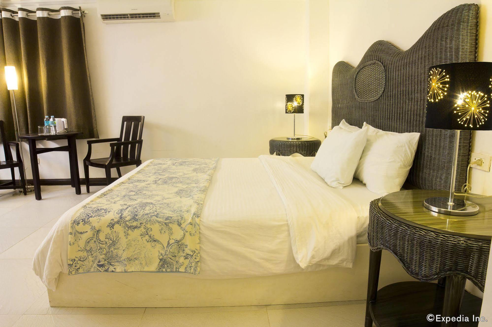 Erus Suites Hotel Boracay Manoc-Manoc Exterior photo