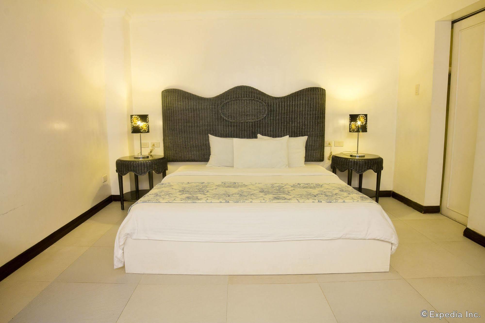 Erus Suites Hotel Boracay Manoc-Manoc Exterior photo