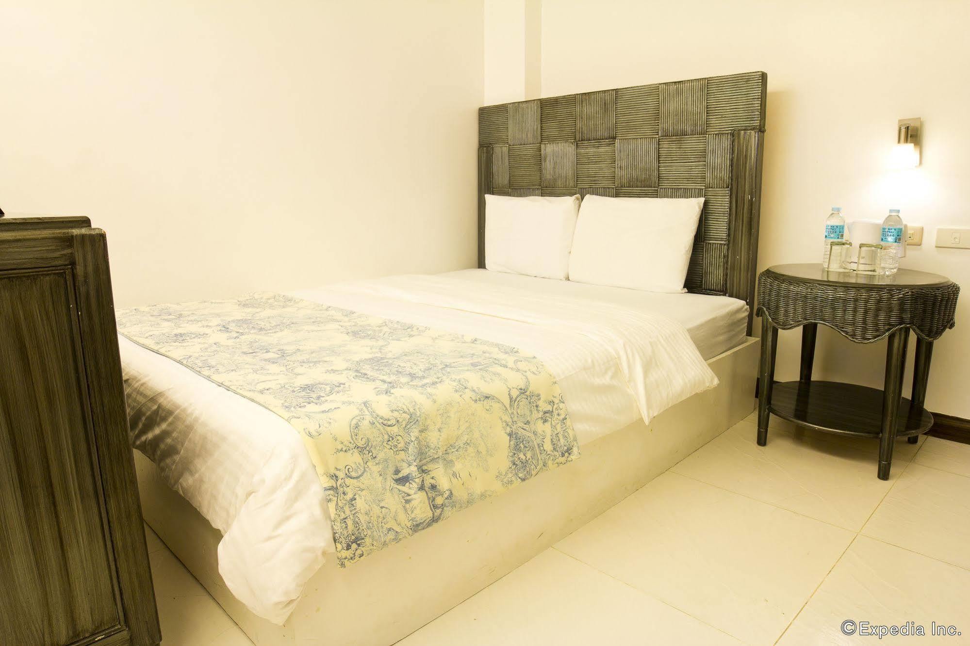 Erus Suites Hotel Boracay Manoc-Manoc Exterior photo